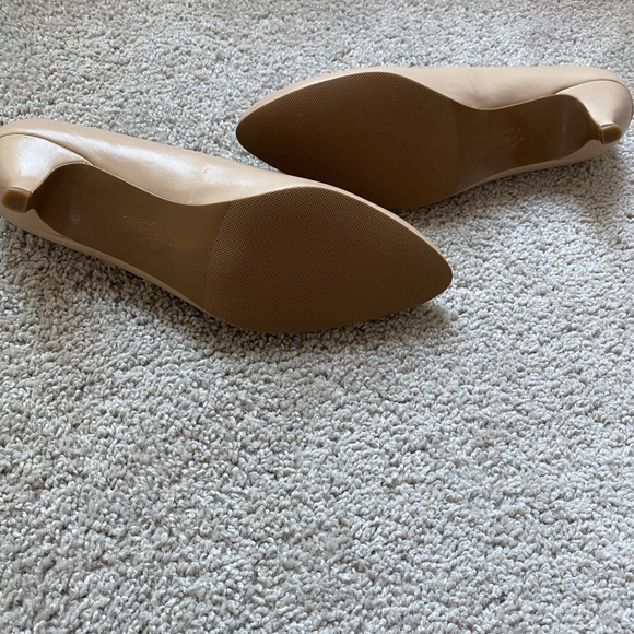 Trotters Keira Kitten Heel - Women’s size 11 - nude leather - Picture 5 of 7